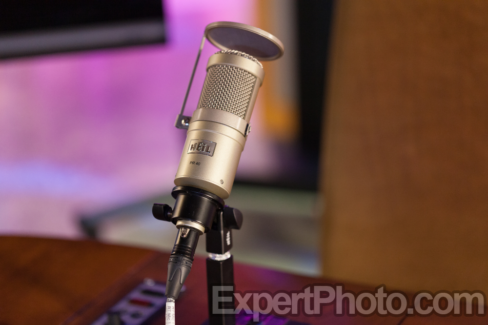 Nice photo of Leo Laportes microphone on the table at the TWiT Brickhouse