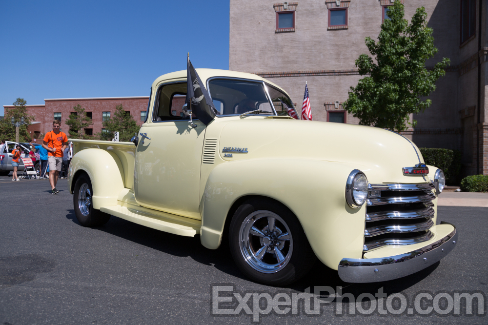 Nice photo of 1952 Chevrolet Truck
