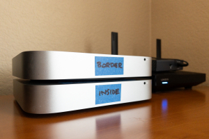 Nice photo of 2014 Mac Mini with pfSense