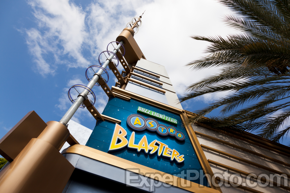 Nice photo of Buzz Lightyear Astro Blasters