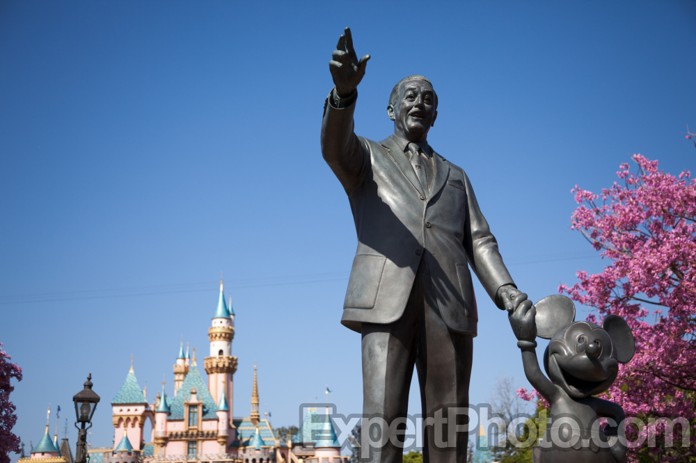 Nice photo of Partners Statue at Disneyland